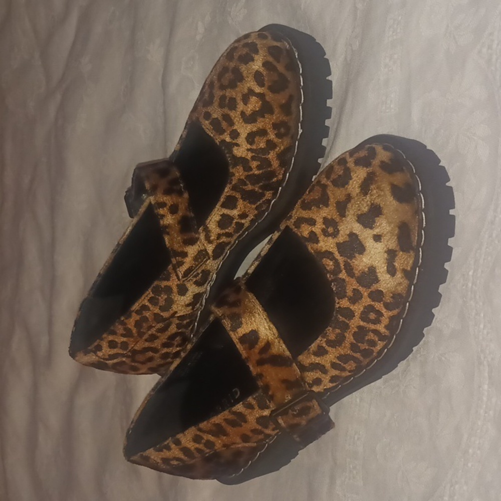 TORRID Leopard Velvet Mary Janes • Women's 8.5, Brown • A-5